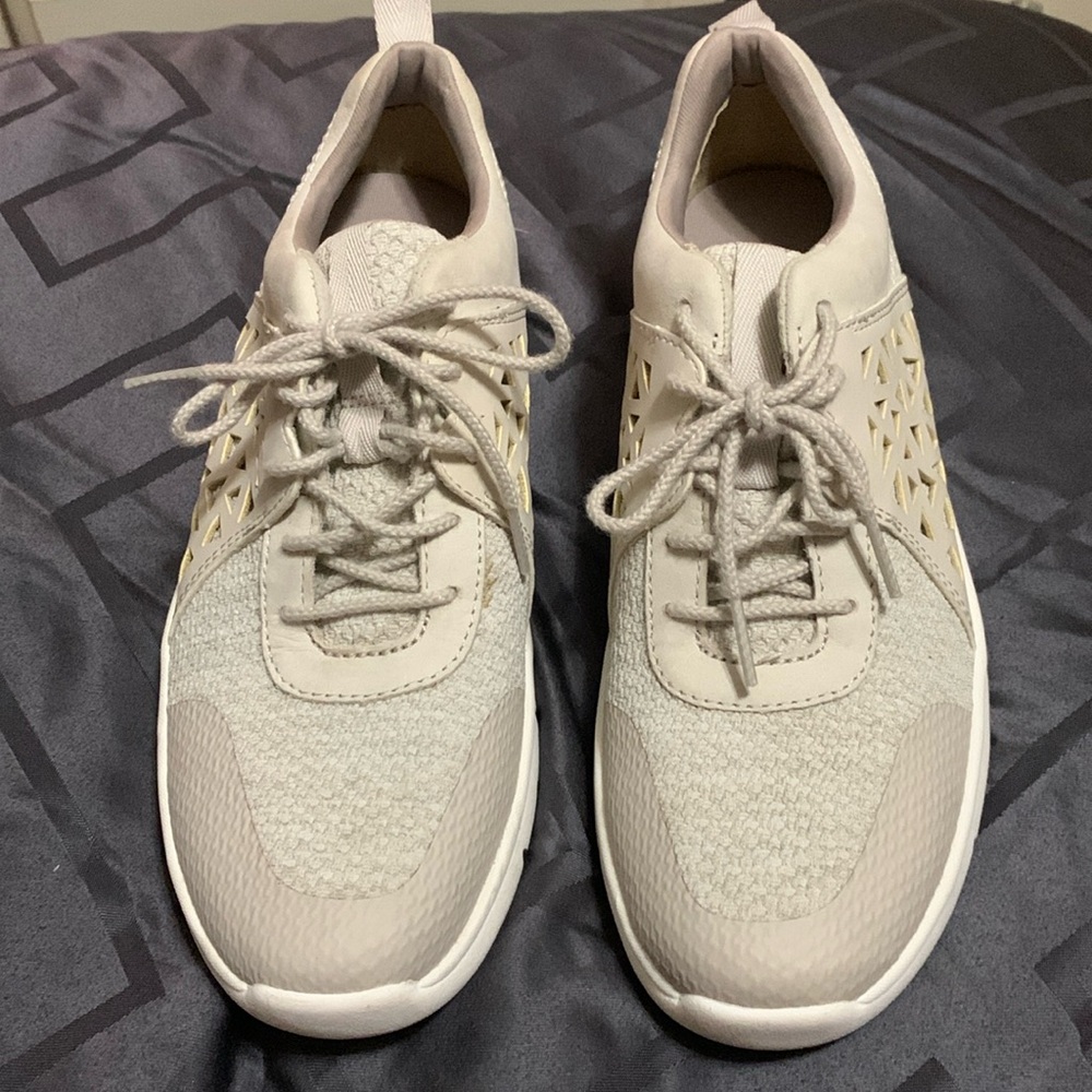 Timberland hoverlite sneakrs size 7.5